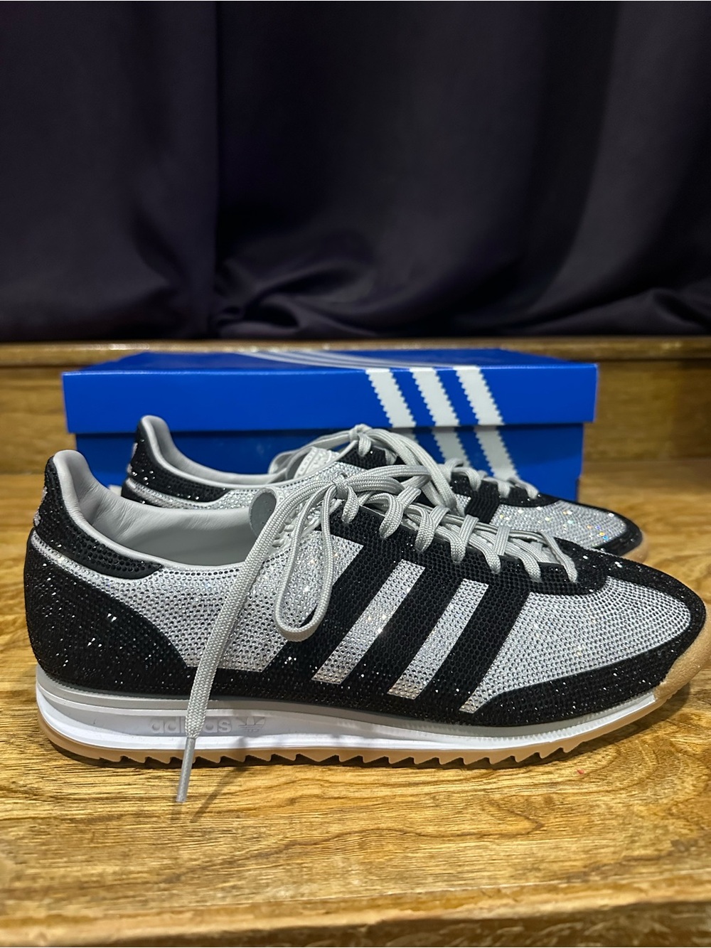 New Adidas rhinestone shoes shoes Sz 9.5 - Picture 3 of 9